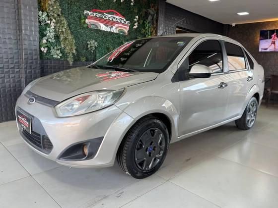 FORD FIESTA 1.6 ROCAM SEDAN 8V FLEX 4P MANUAL FORD FIESTA 1.6 ROCAM SEDAN 8V FLEX 4P MANUAL